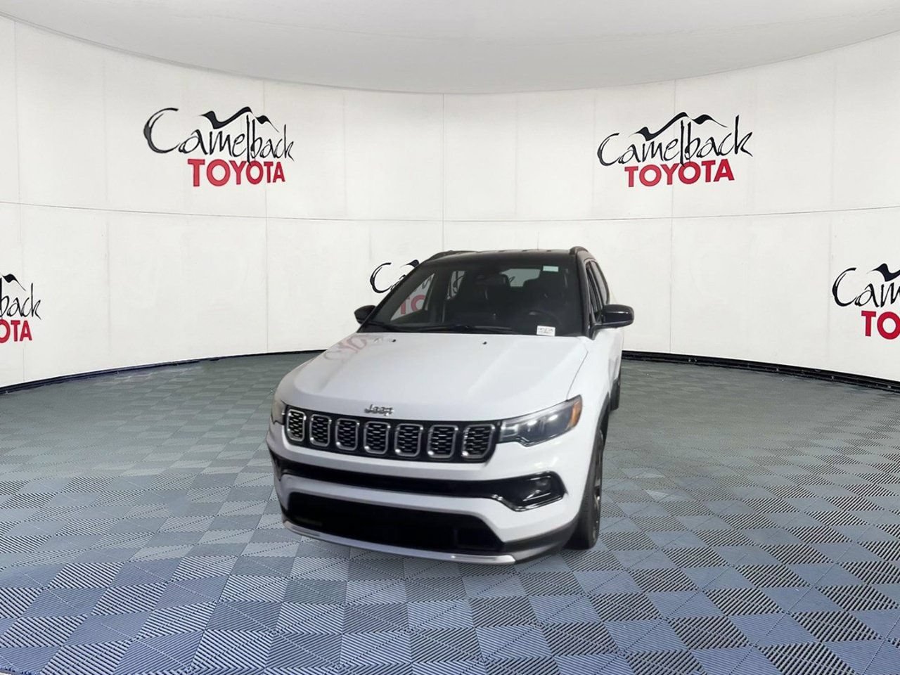Used 2025 Jeep Compass Limited AWD/4WD image 6
