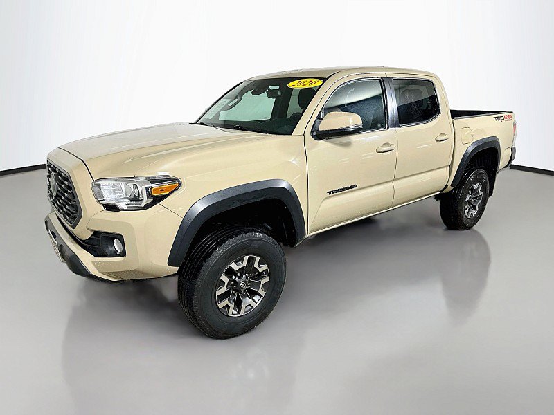 Used 2020 Toyota Tacoma TRD Off-Road AWD/4WD image 3