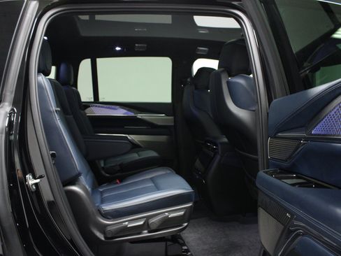 Used 2025 Cadillac Escalade IQ Sport 2 AWD/4WD image 16