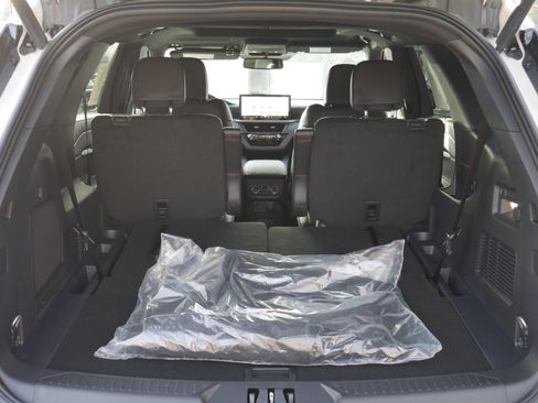 New 2026 Ford Explorer ST-Line w/ ST-Line Street Pack image 28