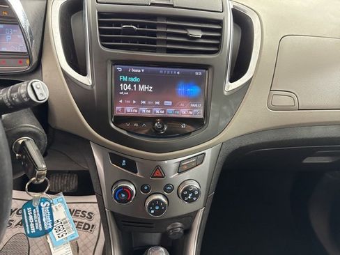 Used 2015 Chevrolet Trax LTZ image 30