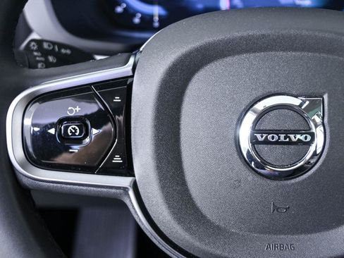 Used 2025 Volvo XC60 B5 Plus w/ Protection Package Premier AWD/4WD image 9