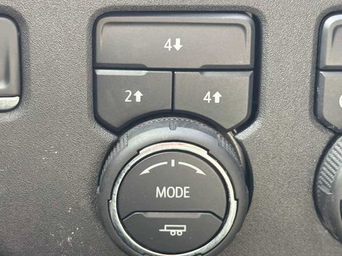 Used 2025 Chevrolet Silverado 3500 LT w/ Convenience Package image 22