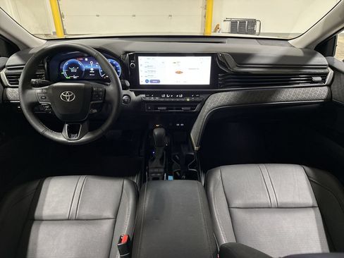 Used 2026 Toyota Camry XLE AWD/4WD image 10
