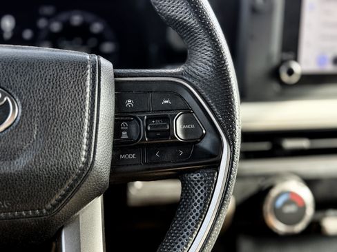 Used 2024 Toyota Tacoma 4x4 Double Cab image 13