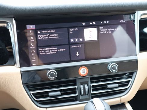 New 2025 Porsche Macan image 23