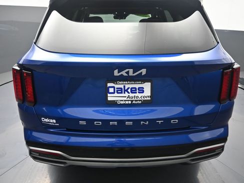 Certified 2022 Kia Sorento EX w/ Panoramic Sunroof Package image 36
