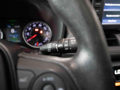 Used 2019 Toyota RAV4 XLE FWD image 14