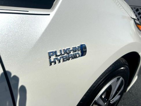 Used 2018 Toyota Prius Prime Premium image 33