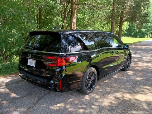 Used 2025 Honda Odyssey Sport-L image 6