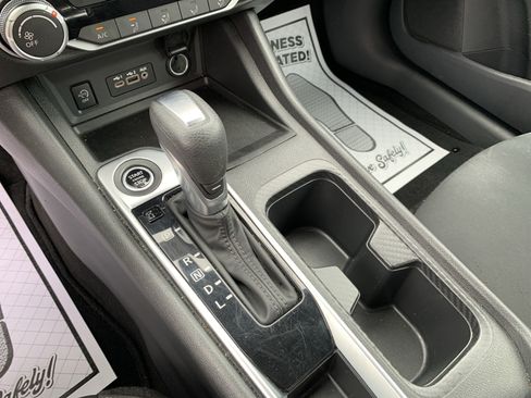 Used 2024 Nissan Sentra SV FWD image 30