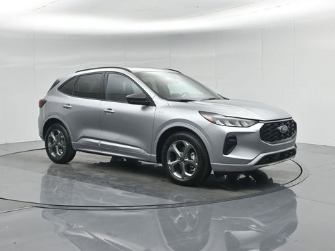 Used 2024 Ford Escape ST-Line w/ Cold Weather Package image 7