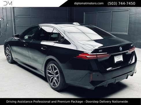Used 2024 BMW i5 M60 w/ Premium Package AWD/4WD image 5