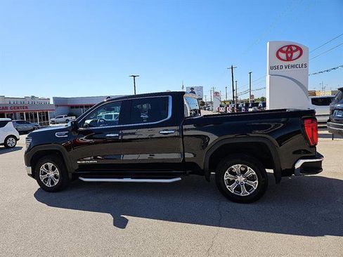 Used 2025 GMC Sierra 1500 SLT image 2