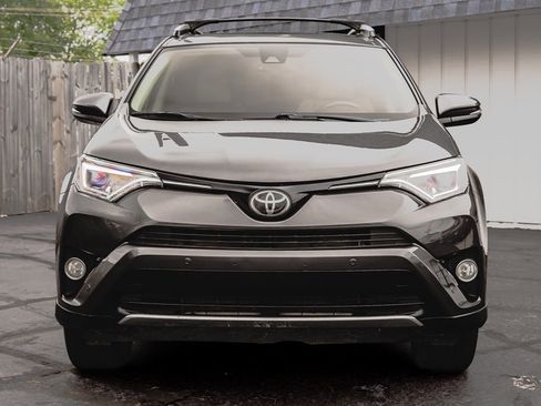 Used 2016 Toyota RAV4 Limited image 2
