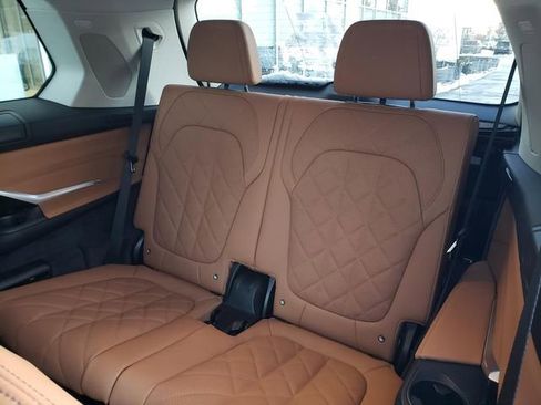 New 2026 BMW X7 xDrive40i w/ Premium Package image 14