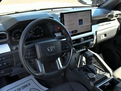 Used 2024 Toyota Tacoma TRD Off-Road image 14