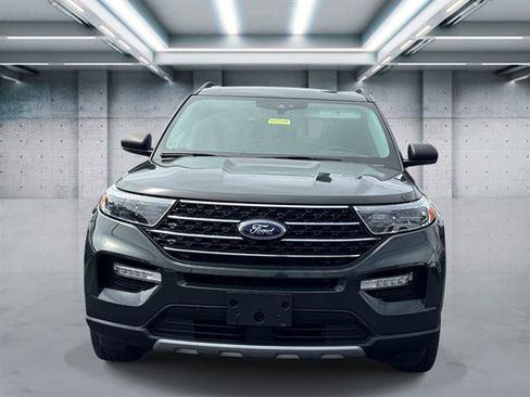 Used 2023 Ford Explorer XLT w/ Equipment Group 202A AWD/4WD image 2