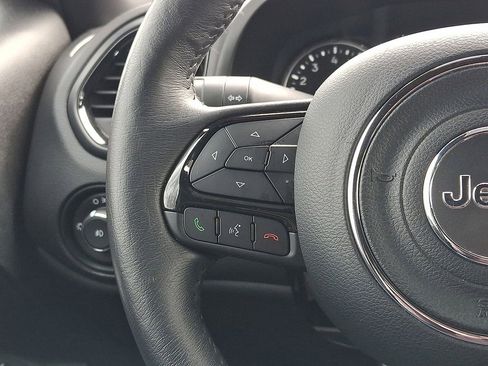 Certified 2022 Jeep Renegade Altitude w/ Convenience Group image 17