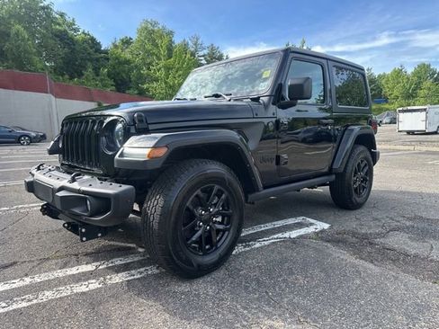 Used 2023 Jeep Wrangler Sport AWD/4WD image 3