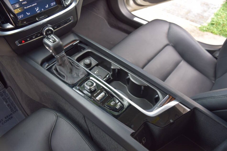 Used 2019 Volvo S60 T5 Momentum w/ Multimedia Package FWD image 58