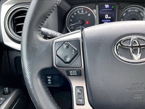 Used 2022 Toyota Tacoma Limited image 12