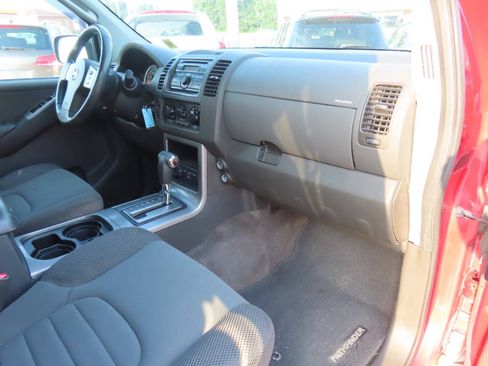 Used 2011 Nissan Pathfinder S AWD/4WD image 17