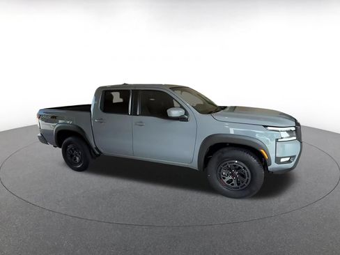 Used 2026 Nissan Frontier PRO-4X AWD/4WD image 2