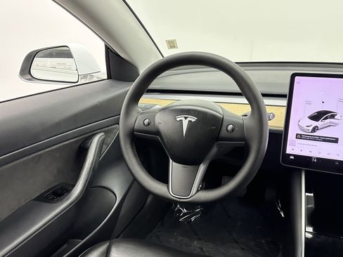 Used 2020 Tesla Model 3 Standard Range Plus image 25