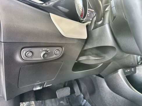 Used 2023 Buick Encore GX Preferred image 17