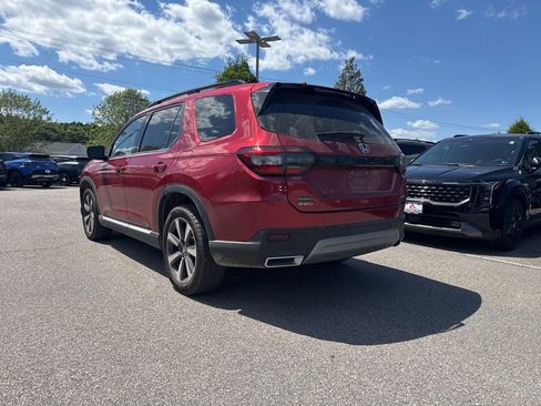 Used 2024 Honda Pilot Elite image 3