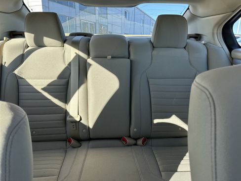 Used 2016 Ford Taurus SE image 25