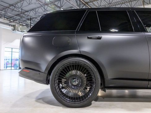 Used 2023 Land Rover Range Rover SE image 23