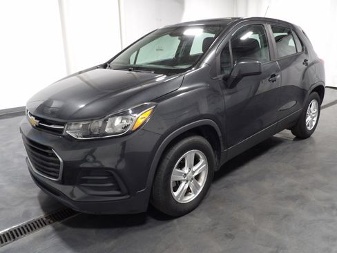 Used 2019 Chevrolet Trax LS image 4