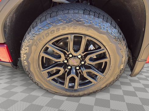 Used 2024 GMC Sierra 1500 Elevation image 9