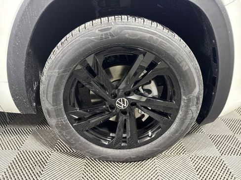 New 2026 Volkswagen Atlas Cross Sport SEL R-Line AWD/4WD image 11