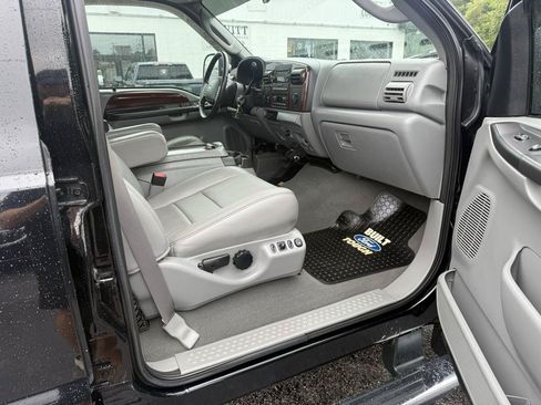 Used 2006 Ford F350 Lariat AWD/4WD image 23