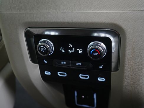 Used 2021 GMC Yukon Denali image 18