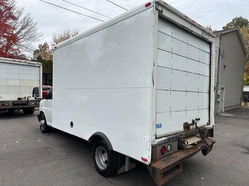 Used 2017 Chevrolet Express 3500 image 3