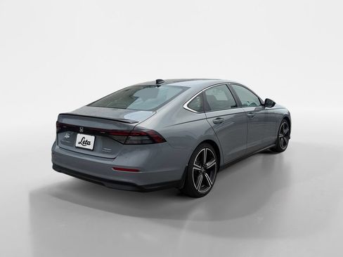 Used 2025 Honda Accord Sport image 4