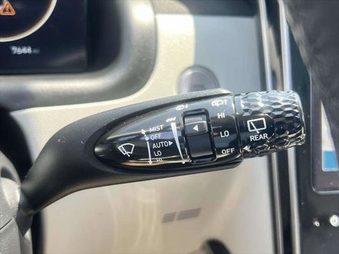 Used 2024 Hyundai Tucson Limited image 25