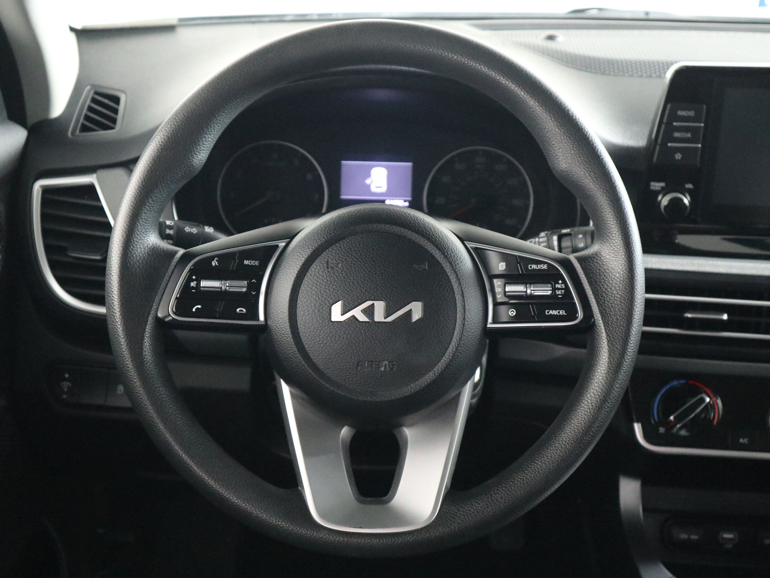 Used 2022 Kia Seltos LX AWD/4WD image 16