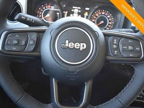 New 2025 Jeep Gladiator Sport AWD/4WD image 18