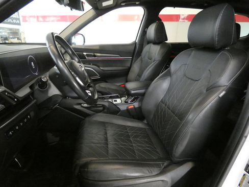 Used 2024 Kia Telluride AWD image 9