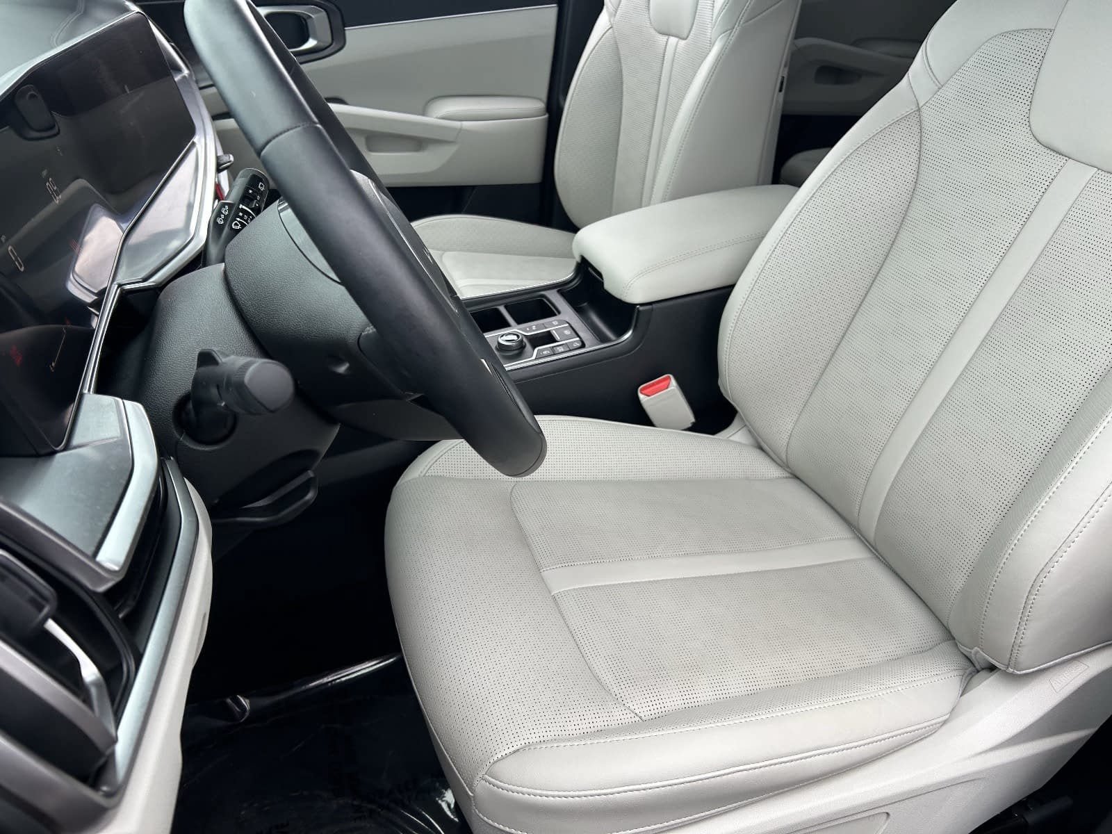 Used 2025 Kia Sorento EX w/ Panoramic Sunroof Package FWD image 23