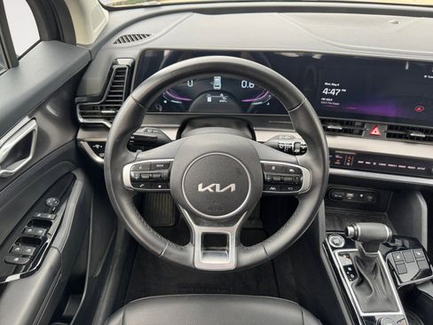 Used 2025 Kia Sportage EX w/ Premium Package FWD image 12