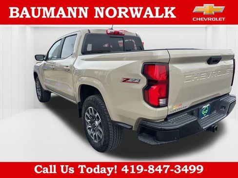 Used 2024 Chevrolet Colorado Z71 w/ Z71 Convenience Package 2 AWD/4WD image 5