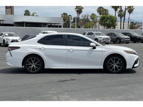 Used 2021 Toyota Camry SE w/ Carpet Mat Package (TMS) FWD image 7