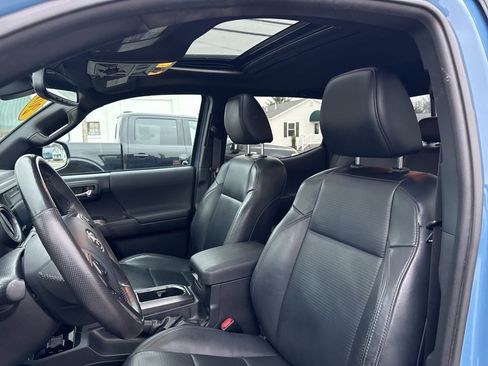 Used 2019 Toyota Tacoma TRD Off-Road image 16