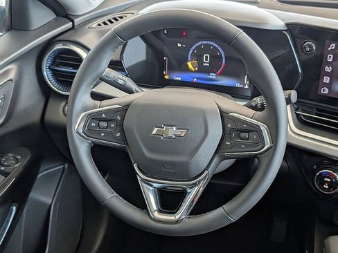 New 2026 Chevrolet Trax LT w/ Midnight Edition FWD image 15